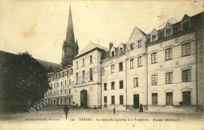 Carte postale ancienne La nouvelle Caserne d.s Pompiers - Façade intérieure — Nantes (Loire-Atlantique)