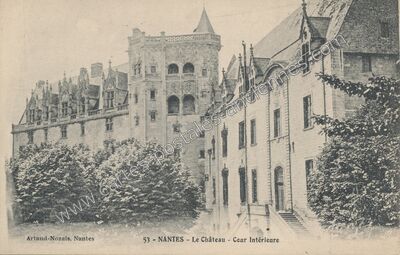 Carte postale ancienne Le Château - Cour Intérieure — Nantes (Loire-Atlantique)