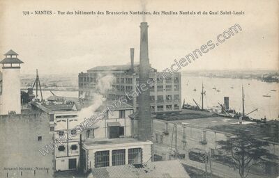 Carte postale ancienne Vue des bâtiments des Brasseries Nantaises, des Moulins Nantais et du Quai Saint-Louis — Nantes (Loire-Atlantique)