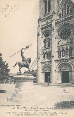 Carte postale ancienne Statue de Jeanne d'Arc érigée sur la Place des Enfants Nantais — Nantes (Loire-Atlantique)
