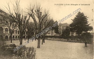 Carte postale ancienne Ecole Ménagère et Industrielle — Nantes (Loire-Atlantique)
