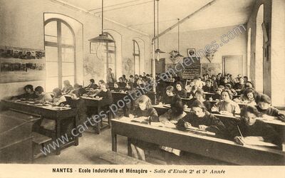 Carte postale ancienne Ecole Industrielle et Ménagère - Salle d'Etude 2° et 3° Année — Nantes (Loire-Atlantique)