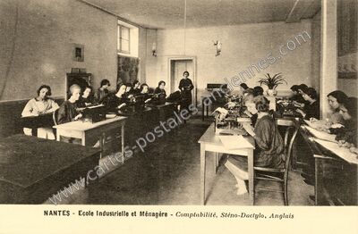 Carte postale ancienne Ecole Industrielle et Ménagère - Comptabilité, Sténo-Dactylo, Anglais — Nantes (Loire-Atlantique)