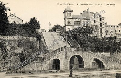 Carte postale ancienne L'Escalier Sainte-Anne — Nantes (Loire-Atlantique)