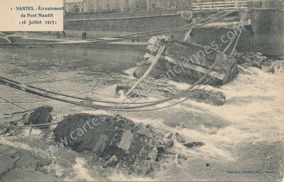 Carte postale ancienne Écroulement du Pont Maudit — Nantes (Loire-Atlantique)