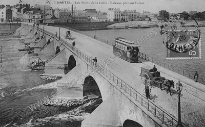 Carte postale ancienne Les Ponts de la Loire - Bateaux péchant l'alose — Nantes (Loire-Atlantique)