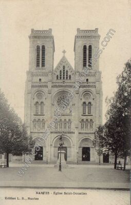 Carte postale ancienne Eglise Saint-Donatien — Nantes (Loire-Atlantique)