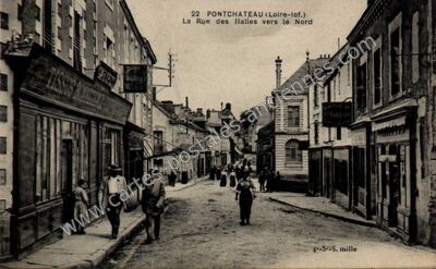 Carte postale ancienne La Rue des Halles vers le Nord — Pontchâteau (Loire-Atlantique)