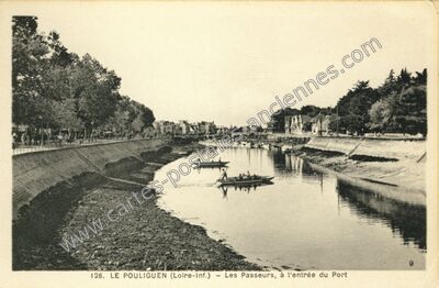 Carte postale ancienne Les Passeurs, à l'entrée du Port — Le Pouliguen (Loire-Atlantique)