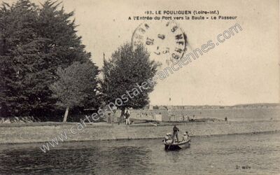 Carte postale ancienne A l'Entrée du Port vers la Baule - Le Passeur — Le Pouliguen (Loire-Atlantique)