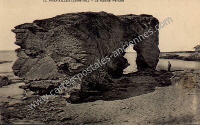 Carte postale ancienne La Roche Percée — Préfailles (Loire-Atlantique)