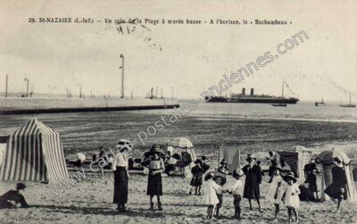 Carte postale ancienne Un coin de la Plage à marée basse - A l'horizon, le « Rechambeau — Saint-Nazaire (Loire-Atlantique)