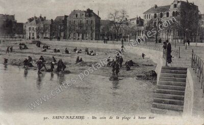 Carte postale ancienne Un coin de la plage à basse mer — Saint-Nazaire (Loire-Atlantique)