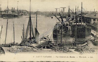 Carte postale ancienne Vue Générale des Bassins. — The docks — Saint-Nazaire (Loire-Atlantique)
