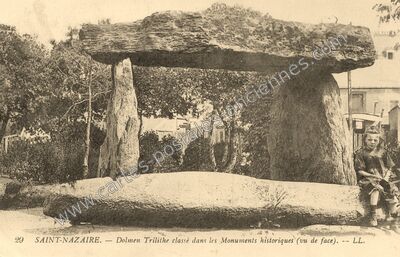 Carte postale ancienne Dolmen Trilithe classé dans les Monuments historiques (vu de face) — Saint-Nazaire (Loire-Atlantique)