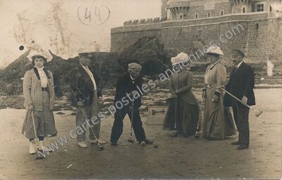 Carte postale ancienne Jeux de Plage — Non Localisée (Loire-Atlantique)