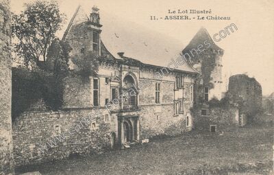 Carte postale ancienne Le Château — Assier (Lot)