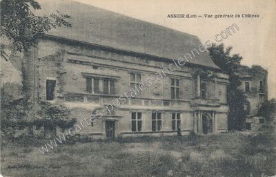 Carte postale ancienne Vue générale du Château — Assier (Lot)