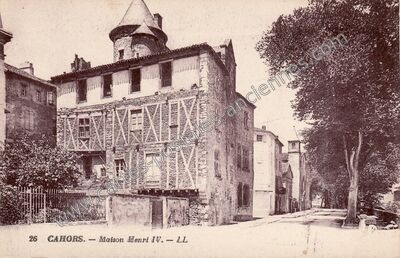 Carte postale ancienne Maison Henri IV — Cahors (Lot)