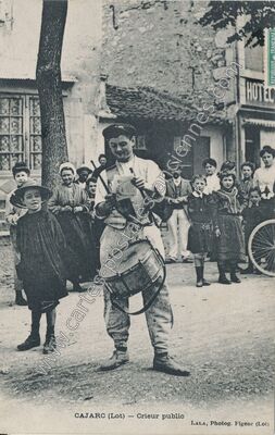 Carte postale ancienne Crieur public — Cajarc (Lot)
