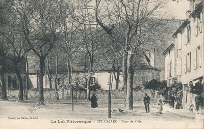 Carte postale ancienne Le Lot Pittoresque - Tour de Ville — Cajarc (Lot)