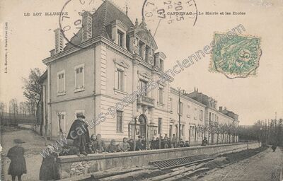 Carte postale ancienne La Mairie et les Ecoles — Capdenac (Lot)