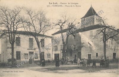 Carte postale ancienne Place de la Mairie — Concots (Lot)