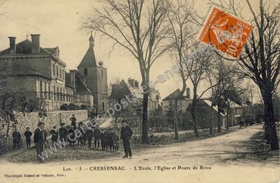 Carte postale ancienne L'Ecole, l'Eglise et Route de Brive — Cressensac (Lot)