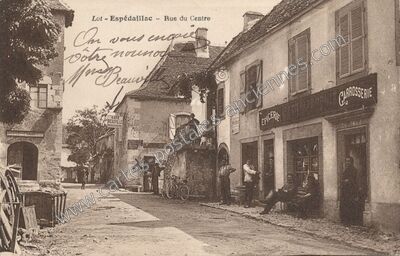 Carte postale ancienne Rue du Centre — Espédaillac (Lot)