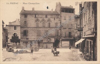 Carte postale ancienne Place Champollion — Figeac (Lot)