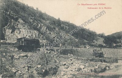 Carte postale ancienne Un Déraillement près Figeac, Enlèvement de la Machine — Figeac (Lot)