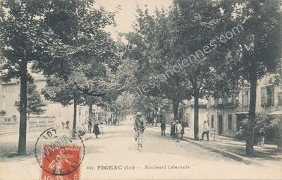 Carte postale ancienne Boulevard Labernade — Figeac (Lot)
