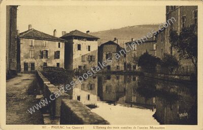 Carte postale ancienne L'Estang des trois moulins de l'ancien Monastère — Figeac (Lot)