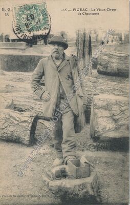 Carte postale ancienne Le Vieux Cireur de Chaussures — Figeac (Lot)