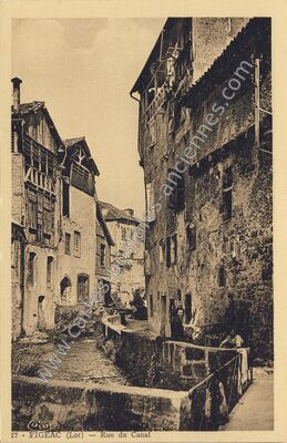 Carte postale ancienne Rue du Canal — Figeac (Lot)