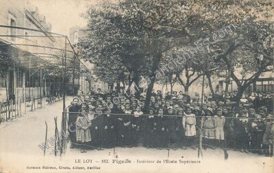 Carte postale ancienne Intérieur de l'Ecole Supérieure — Figeac (Lot)