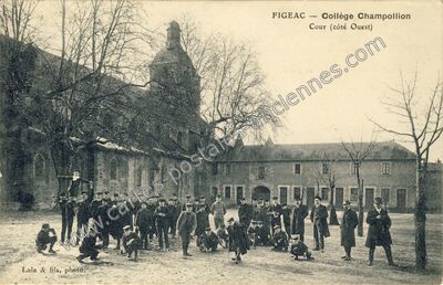 Carte postale ancienne Collège Champollion / Cour (côté Ouest) — Figeac (Lot)