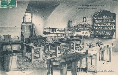 Carte postale ancienne Collège Champollion, Ateliers professionnels — Figeac (Lot)