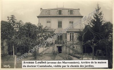 Carte postale ancienne Arrière de la maison du docteur Cantaloube, visible par le chemin des jardins — Figeac (Lot)