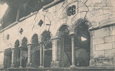 Carte postale ancienne Ancien Hôtel de la Monnaie — Figeac (Lot)