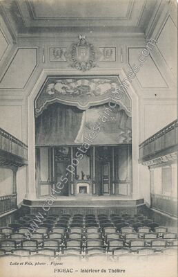 Carte postale ancienne Intérieur du Théatre — Figeac (Lot)