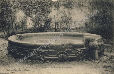 Carte postale ancienne Vasque des Jacobins — Figeac (Lot)