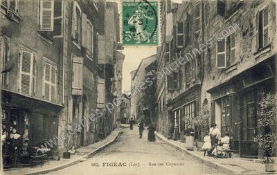 Carte postale ancienne Rue des Capucins — Figeac (Lot)
