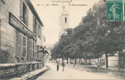 Carte postale ancienne La Place de la Raison — Figeac (Lot)