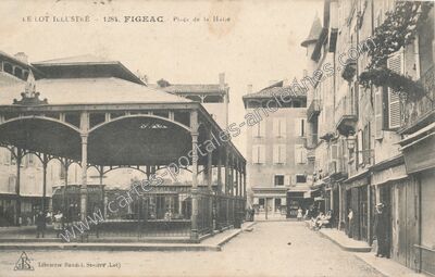 Carte postale ancienne Place de la Halle — Figeac (Lot)