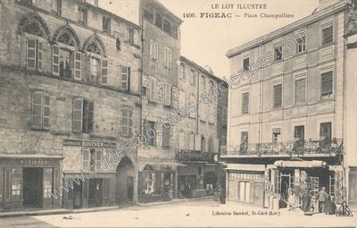 Carte postale ancienne Place Champollion — Figeac (Lot)