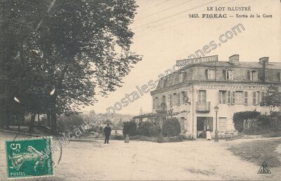Carte postale ancienne Sortie de la Gare — Figeac (Lot)