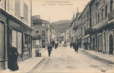 Carte postale ancienne Avenue Gambetta — Figeac (Lot)