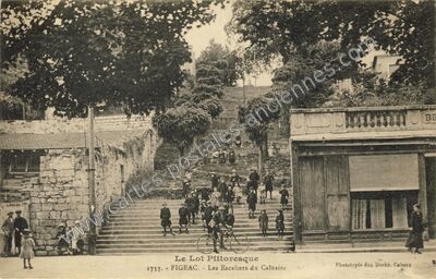 Carte postale ancienne Le Lot Pittoresque - Les Escaliers du Calvaire — Figeac (Lot)
