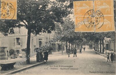 Carte postale ancienne Le Lot Pittoresque - Boulevard Labernade — Figeac (Lot)